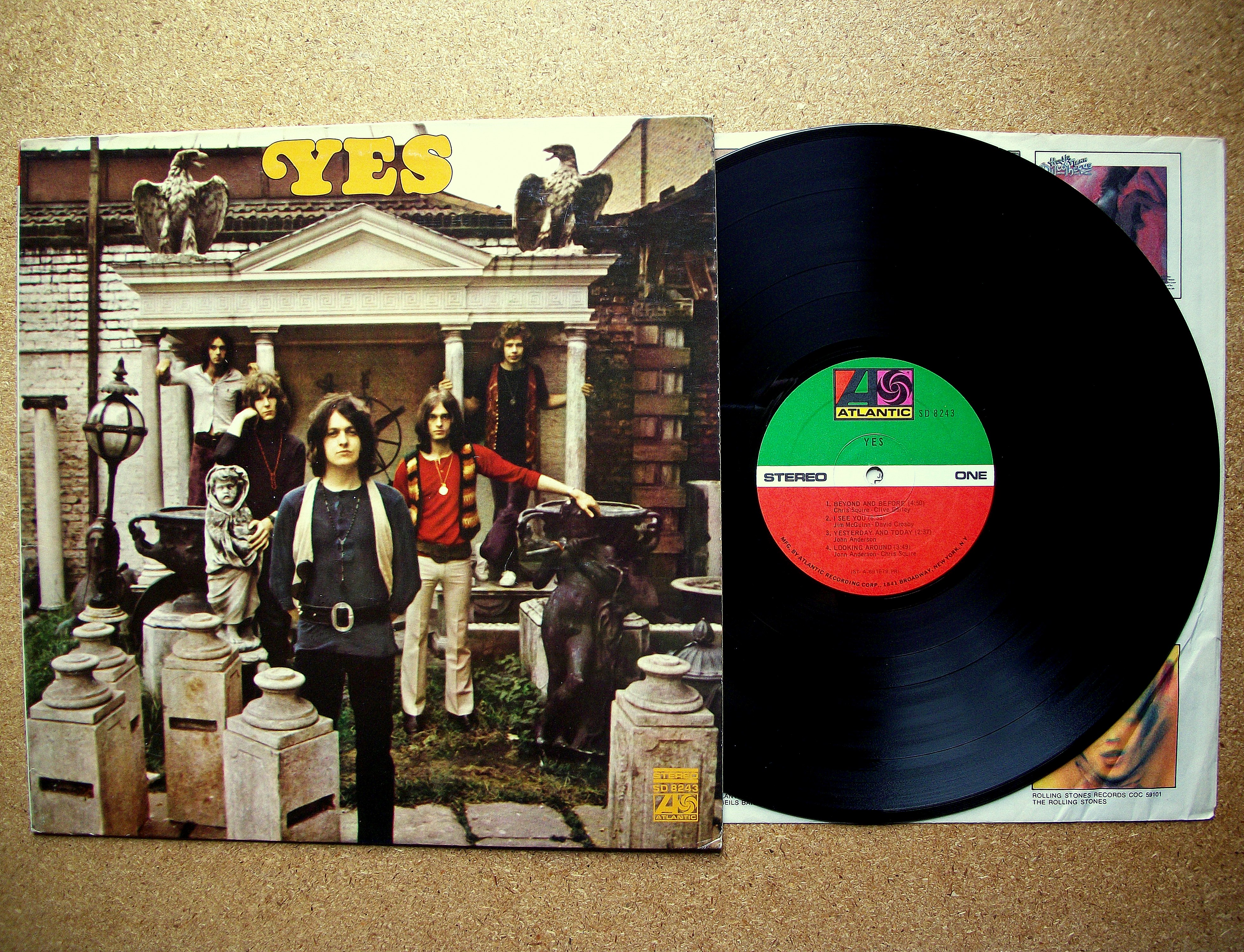 Yes albums. Группа Yes 1969. Yes Yes album 1971. Yes музыкальная группа альбомы. Yes обложки альбомов.